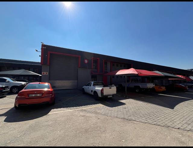 431M² WAREHOUSE TO LET IN STRIJDOMPARK